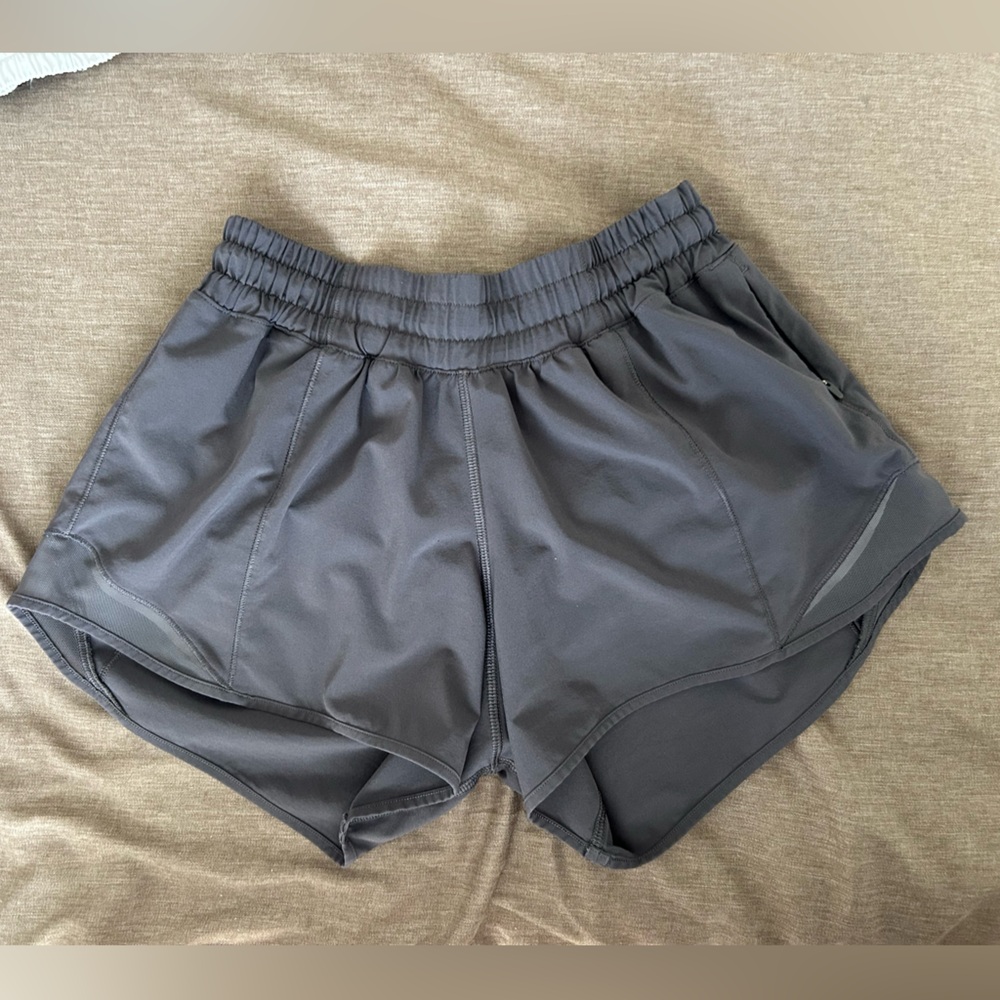 grey hotty hot 2.5” low rise shorts!